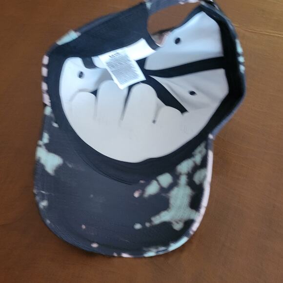 Vans Black, Bleach-Dyed Baseball Cap New, never been used Size adjustable - Picture 6 of 9